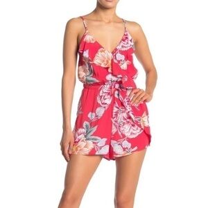 Cupcakes & Cashmere hibiscus Astra Floral romper Women’s size Small ruffle